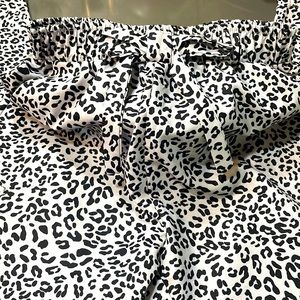 3/$21 Black and white leopard print joggers cotton poly blend size M